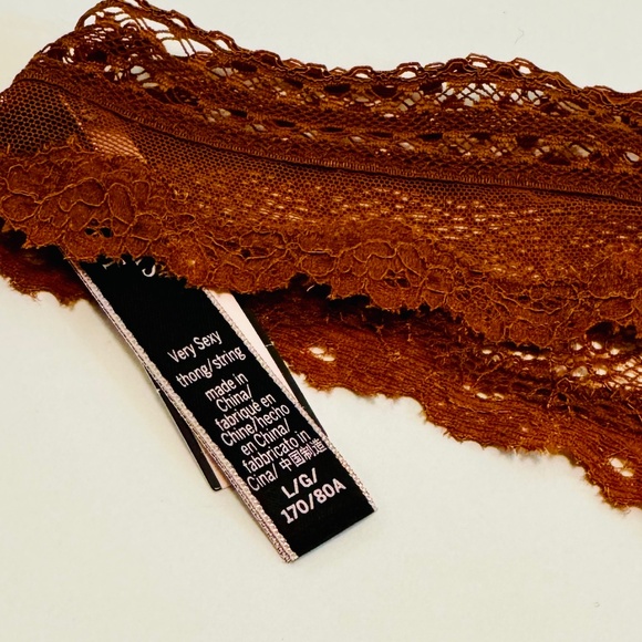 Victoria's Secret VERY SEXY LACE THONG - Picture 4 of 4